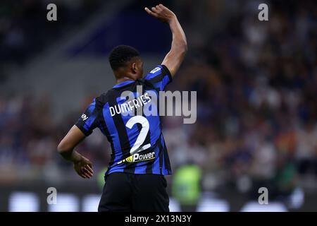 Milano, Italy. 14th Apr, 2024. Denzel Dumfries of Fc Internazionale gestures during the Serie A football match beetween Fc Internazionale and Cagliari Calcio at Stadio Giuseppe Meazza on April 14, 2024 in Milan Italy . Credit: Marco Canoniero/Alamy Live News Stock Photo