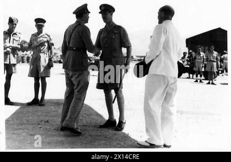 FIELD MARSHAL ALEXANDER IN ATHENS - Field Marshal says farewell to Lieut. General Scobie British Army Stock Photo