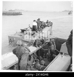 TRAINING FOR COMBINED OPERATIONS - Canadian troops embarking in landing ...