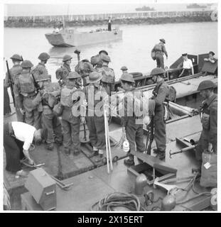 TRAINING FOR COMBINED OPERATIONS - Canadian troops embarking in landing ...