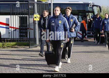 Amsterdam, Netherlands. 15th Apr, 2024. AMSTERDAM, 15-04-2024, Sportpark de Toekomst, Dutch Keuken Kampioen Divisie football, season 2023/2024, match between Jong Ajax and Cambuur. Cambuur players arriving at the stadium Credit: Pro Shots/Alamy Live News Stock Photo