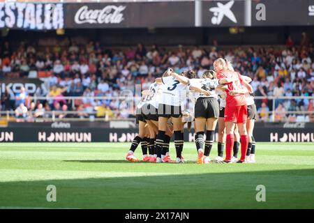 Valencia, Spain. 14th Apr, 2024. Valencia CF Team seen in action during the Liga F Regular Season Round 23 between Valencia CF Female and Levante UD Female at Mestalla Stadium. Final Score: Valencia CF Female 1 : 1 Levante UD Female Credit: SOPA Images Limited/Alamy Live News Stock Photo