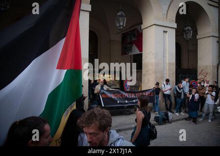 Presidio cittadino contro gli accordi Maeci con Israele di UniTo presso il Rettorato di Torino, Italia - Cronaca - Luned&#xec; 15 aprile 2024 - Citizen protest against the Maeci agreements with Israel by UniTo at the Rectorate of Turin, Italy - Monday 15th April 2024 (Photo Matteo Secci/LaPresse) Credit: LaPresse/Alamy Live News Stock Photo