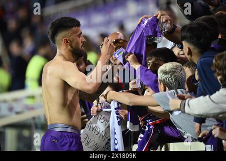 Florence, Italia. 15th Apr, 2024. Fiorentina's Nicolas Gonzalez with the fans during the Serie a Tim match between Fiorentina and Genoa - Serie A TIM at Artemio Franchi Stadium - Sport, Soccer - Florence, Italy - Monday April 15, 2024 (Photo by Massimo Paolone/LaPresse) Credit: LaPresse/Alamy Live News Stock Photo