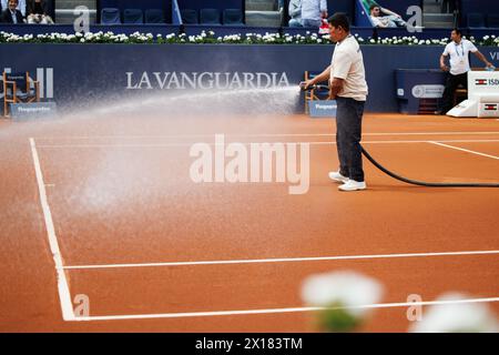 Barcelona, Spain. 15th Apr, 2024. Workers in action during the Barcelona Open Banc de Sabadell Tennis Tournament at the Reial Club de Tennis Barcelona in Barcelona, Spain. Credit: Christian Bertrand/Alamy Live News Stock Photo