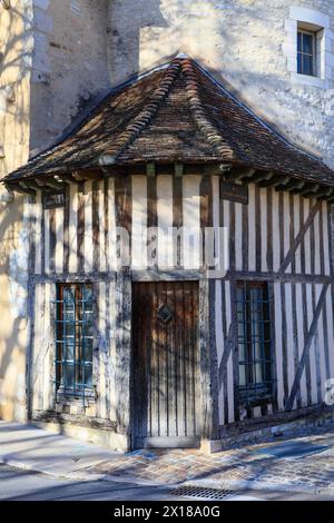 Half-timbered extension to the Hotel du Petit Louvre, historic centre of Troyes, Aube department, Grand Est region, France Stock Photo