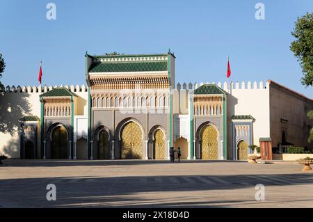 Artfully designed portal Dar el-Makhzen Place des Alaouites Fes El-Jdid, Entrance area of the royal palace, Symmetrical view of a Moroccan palace Stock Photo