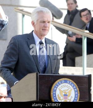 April 14, 2024 Matthew Modine filming on location for Netflix's series Zero Day at New York State Supteme Court Building in New York. April 14, 2024: RW/Mediapunch Stock Photo