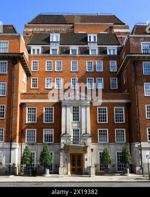 London, UK - March 23, 2024; Facade and entrance of the London clinic main hospital on Devonshire Place in London Stock Photo