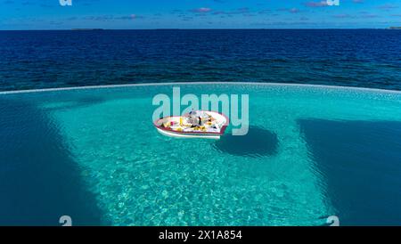 Floating Breakfast, Maldives - Honeymoon Stock Photo