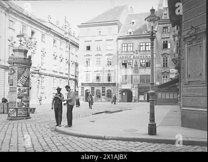 Vienna 1, Judenplatz (Juden Square), view towards the Bohemian court chancellery and the Jordangasse (Jordan Alley), 14.07.1911 - 19110714 PD0006 - Rechteinfo: Rights Managed (RM) Stock Photo