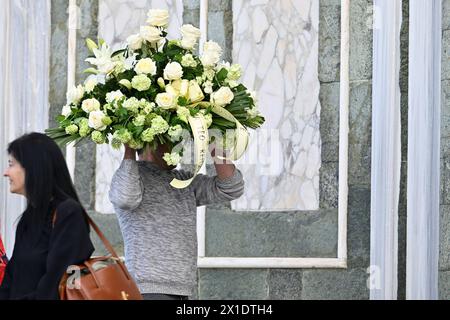 News - Funeral of Roberto Cavalli Flowers of Matteo Renzi during Funeral of Roberto Cavalli, News in Florence, Italy, April 15 2024 Florence Basilica of San Miniato al Monte Italy Copyright: x/xLiveMediax LPN 1313112 Stock Photo