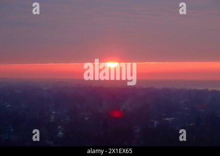 Dramatic sunset over Lake Erie in Northeast Ohio, USA Stock Photo