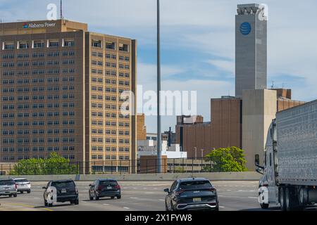 Traffic on Interstate 20 passing through downtown Birmingham, Alabama, near the Alabama Power Company's corporate headquarters. (USA) Stock Photo