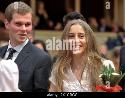 The rehearsal for the Opera Ball 2011 at the Vienna State Opera in Vienna, Austria, 02 March 2011. The Opera Ball 2011 will take place on 03 March 2011. In the picture debutants Gloria Burda (daughter of UdoJürgens) and llya Pechnikov. - 20110302 PD6243 - Rechteinfo: Rights Managed (RM) Stock Photo