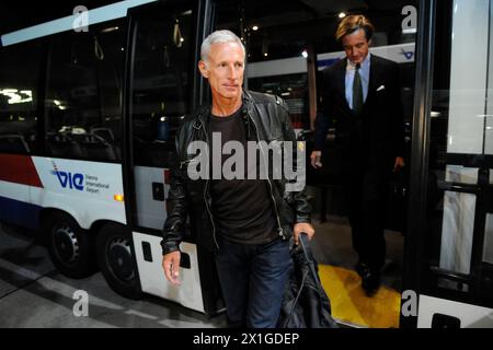 Eugene A., Austrian intensive care physician, and Peter Launsky-Tieffenthal, spokesman for the Foreign Ministry, on the occasion of the arrival of Eugene A.  at Wien-Schwechat airport on 28 September 2011. Eugene A. is allegedly responsible for the death of a paraplegic patient by omission of assistance and the administration of a high dose of opiates in February 2009 in the Rashid Hospital in the Arab emirates. - 20110928 PD0191 - Rechteinfo: Rights Managed (RM) Stock Photo