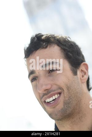 Daniel Ricciardo (AUS) Red Bull Racing fans. Australian Grand Prix ...