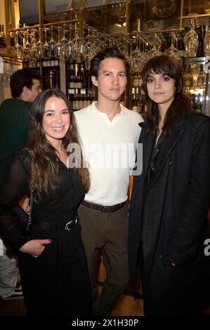 Xenia Assenza, Tim Oliver Schultz und Luise Befort beim Kick Off Event der 4. Green Actors Lounge 2024 im Restaurant Osterberger. Berlin, 16.04.2024 *** Xenia Assenza, Tim Oliver Schultz and Luise Befort at the kick-off event for the 4 Green Actors Lounge 2024 at Restaurant Osterberger Berlin, 16 04 2024 Foto:xF.xKernx/xFuturexImagex green actors 4486 Stock Photo