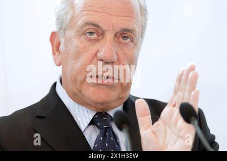 Traiskirchen - EU-Commissioner for Migration Dimitris Avramopoulos speaks during a press conference after a visit to the migrant reception center in Traiskirchen, Austria, 07 September 2015. - 20150907 PD3715 - Rechteinfo: Rights Managed (RM) Stock Photo