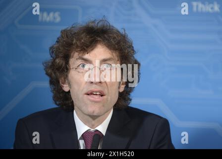 Austria Technologie & Systemtechnik AG (AT&S) press conference on topic 'results of 2015/16' in Vienna, Austria, 10 th May 2016. PICTURE: AT&S - CFO Karl Asamer - 20160510 PD1117 - Rechteinfo: Rights Managed (RM) Stock Photo