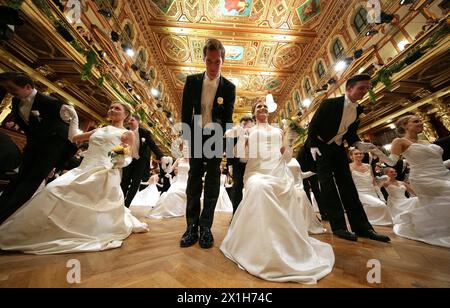 76th Vienna Philharmonic Ball at Wiener Musikverein in Vienna, Austria, on January 19, 2017.   Debutants perform - 20170119 PD9324 - Rechteinfo: Rights Managed (RM) Stock Photo