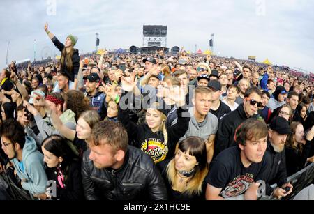Nova Rock 2018 festival in Nickelsdorf, Austria, June 14 2017. The event runs from June 14 to 17, 2018. PICTURE:   visitors during 'Stone Sour' concert of 'Blue Stage' - 20180614 PD8470 - Rechteinfo: Rights Managed (RM) Stock Photo