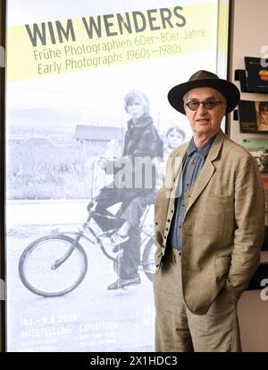 Vienna - Austria: Renowned German film director and photographer Wim Wenders during a guided press tour through his photo exhibition 'Wim Wenders - Frühe Photographien. 60er-80er Jahre' at Metro Kinokulturhaus, Vienna. Photographed 10 January 2019. - 20190110 PD2784 - Rechteinfo: Rights Managed (RM) Stock Photo