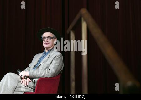 Vienna - Austria: Renowned German film director and photographer Wim Wenders during a guided press tour through his photo exhibition 'Wim Wenders - Frühe Photographien. 60er-80er Jahre' at Metro Kinokulturhaus, Vienna. Photographed 10 January 2019. - 20190110 PD2792 - Rechteinfo: Rights Managed (RM) Stock Photo