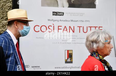 Guests arrive for the performance of 'Cosi fan tutte' during the Salzburg Festival on August 2, 2020 in Salzburg, Austria. The Salzburg Festival of music and drama is taking place from 1 to 30 August, with special measures in place to meet the threat of the coronavirus. - 20200802 PD2220 - Rechteinfo: Rights Managed (RM) Stock Photo