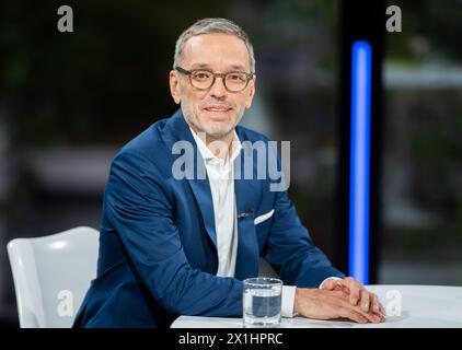 Austrian politicians get questioned by  Julia Schmuck and Tobias Pötzelsberger during 'Sommergespräche' ORF TV interview in Vienna, Austria, on August 22, 2022. The guest was Austria's leader of the right-wing Freedom Party (FPOe) Herbert Kickl. PICTURE:   Herbert Kickl - 20220822 PD4210 - Rechteinfo: Rights Managed (RM) Stock Photo