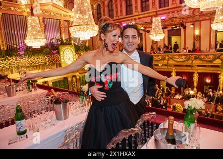 76th Vienna Philharmonic Ball at Wiener Musikverein in Vienna, Austria, on January 19, 2017.   Juan Diego FLOREZ with his wife Julia - 20170119 PD12373 - Rechteinfo: Rights Managed (RM) Stock Photo