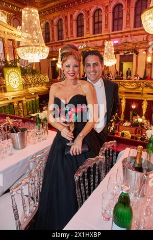 76th Vienna Philharmonic Ball at Wiener Musikverein in Vienna, Austria, on January 19, 2017.   Juan Diego FLOREZ with his wife Julia - 20170119 PD12371 - Rechteinfo: Rights Managed (RM) Stock Photo