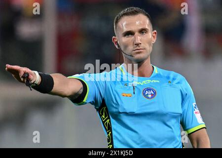 Florence, Italy. 15th Apr, 2024. Davide Di Marco (referee) during ACF Fiorentina vs Genoa CFC, Italian soccer Serie A match in Florence, Italy, April 15 2024 Credit: Independent Photo Agency/Alamy Live News Stock Photo