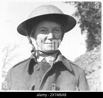 ITALY : FIFTH ARMYMODERN FLORENCE NIGHTINGALE ON THE ANZIO FRONT - Sister (i/c) E.D. Murray of 'Viewlands' Central Parade, Shildon, Co.Durham, British Army Stock Photo