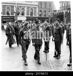 FIELD MARSHAL ALEXANDER & BROOKE VISIT NORTHERN IRELAND - Presentation of the Freedom of Londonderry, British Army Stock Photo