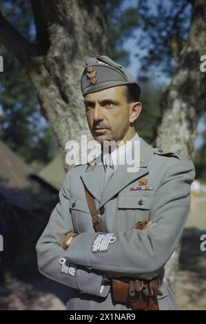 HRH PRINCE UMBERTO OF ITALY, MAY 1944 - HRH Prince Umberto during his visit to the troops during his visit to the Italian Corps of Liberation, Sparanise and Polipo, Naples, Italy, Umberto II, King of Italy, Italian Army Stock Photo
