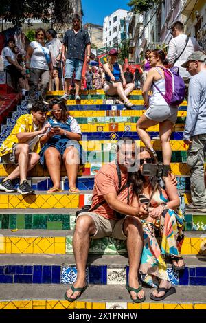 Tourists Posing For Selfies On The Lapa Steps (Escadaria Selaron) Rio de Janeiro, Brasil. Stock Photo