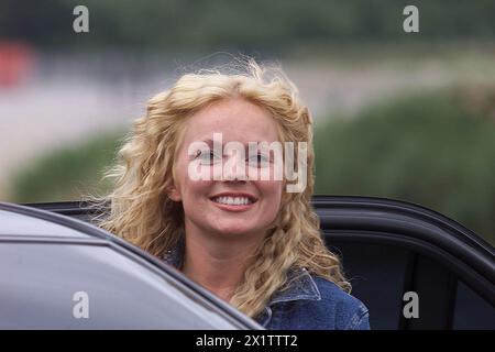 GERI HALLIWELL arrives at Trafford on her way to Manchester in July 1999. Geri had left the Spice Girls pop group in May 1998. Trafford, Greater Manchester, UK PICTURE GARY ROBERTS. Stock Photo