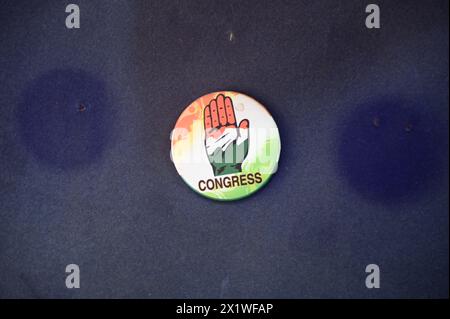 Delhi, New Delhi, India. 18th Apr, 2024. Badge of Indian Congress Party is displayed for sale at a shop ahead of country's general election in New Delhi, India on April 18, 2024 (Credit Image: © Deep Nair/ZUMA Press Wire) EDITORIAL USAGE ONLY! Not for Commercial USAGE! Stock Photo