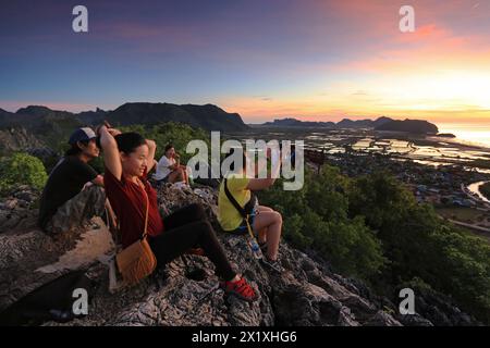 The scenery morning at Khao Daeng Viewpoint in Khao Sam Roi Yot National Park. Prachuap Khiri Khan Province, Thailand Stock Photo