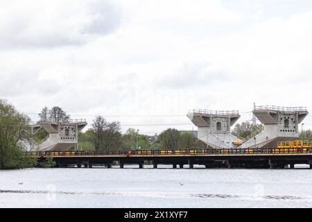 London, UK. 16th April, 2024. Segments of the Colne Valley viaduct for the HS2 high-speed rail link are pictured above Harefield Lake No. 2. The viaduct will carry HS2 across lakes and watercourses in the Colne Valley Regional Park. Credit: Mark Kerrison/Alamy Live News Stock Photo