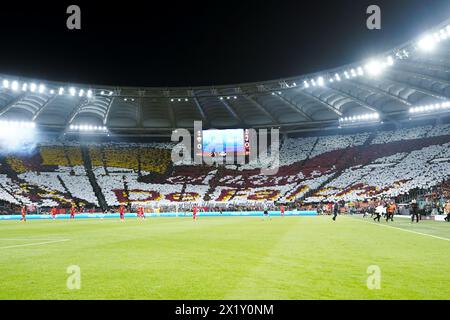 Rome, Italy. 18th Apr, 2024. AS Roma supporters during the UEFA Europa League 2023/24 Quarter-Final second leg match between AS Roma and AC Milan at Stadio Olimpico on April 18, 2024 in Rome, Italy. Credit: Giuseppe Maffia/Alamy Live News Stock Photo