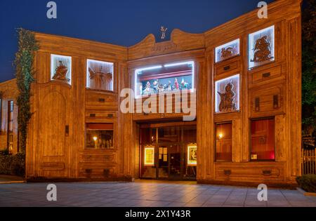 mechanical-balcony-theater-teatr-na-balkonie-teatr-balkonowy