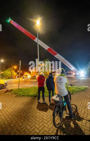 Transport of a 68 meter long, 22 T heavy blade, of a wind turbine, here ...