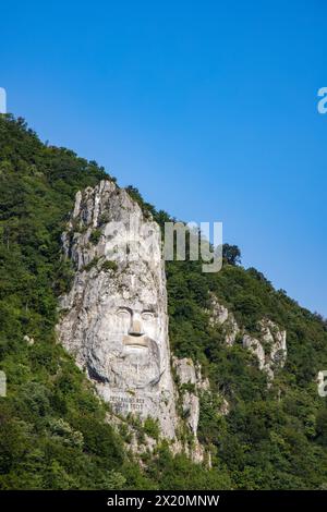 The 40 m high rock sculpture of Decebalus in the Iron Gates Gorge on the Danube, near Drobeta Turnu-Severin, Mehedinți, Romania, Europe Stock Photo