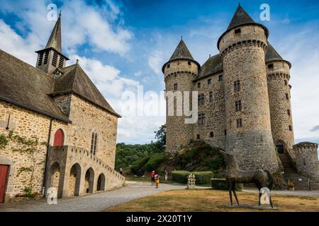 Lanobre, Chateau de Val, 13th century, Dordogne, Cantal department, Auvergne Rhône-Alpes, France Stock Photo