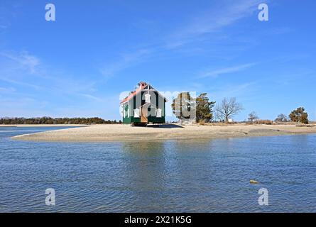 Gamecock Cottage at southernmost point of West Meadow Beach peninsula. Stony Brook in Brookhaven Town, in Suffolk County, New York on Long Island. USA Stock Photo