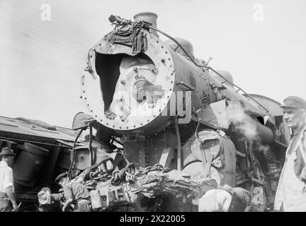 Engine which wrecked train on New Haven, 1913. Shows wrecked engine after a railroad accident in which the White Mountain Express crashed through two cars of the Bar Harbor Express, north of New Haven, Connecticut on Sept. 2, 1913. Stock Photo
