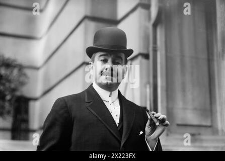 Chas. W. Murphy holding cigar, 1910. Stock Photo