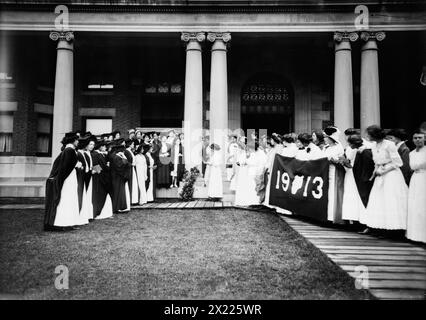 Class of 1913, Ivy Day, Barnard, 1911. Stock Photo